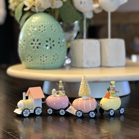 Only 1 Left❗️Easter Train - Picture 3 of 14